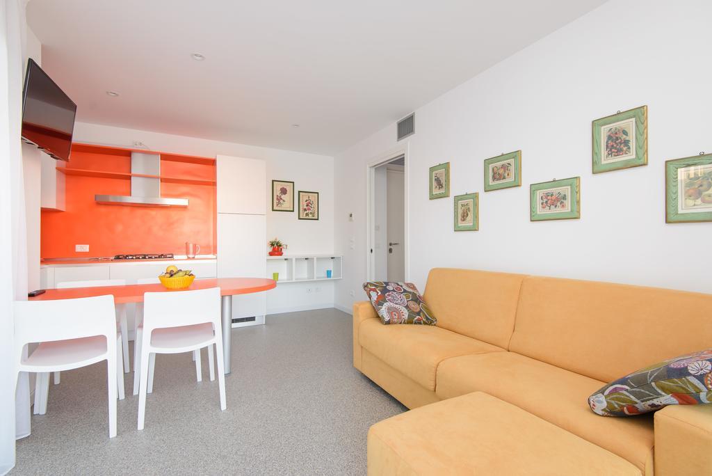 Apartamento Residenza Edda Lignano Sabbiadoro Habitación foto
